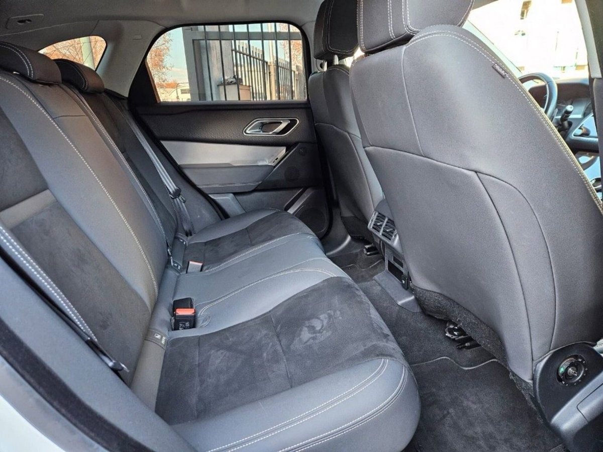 Land Rover Range Rover Velar 2.0 TD4 180 CV (14)