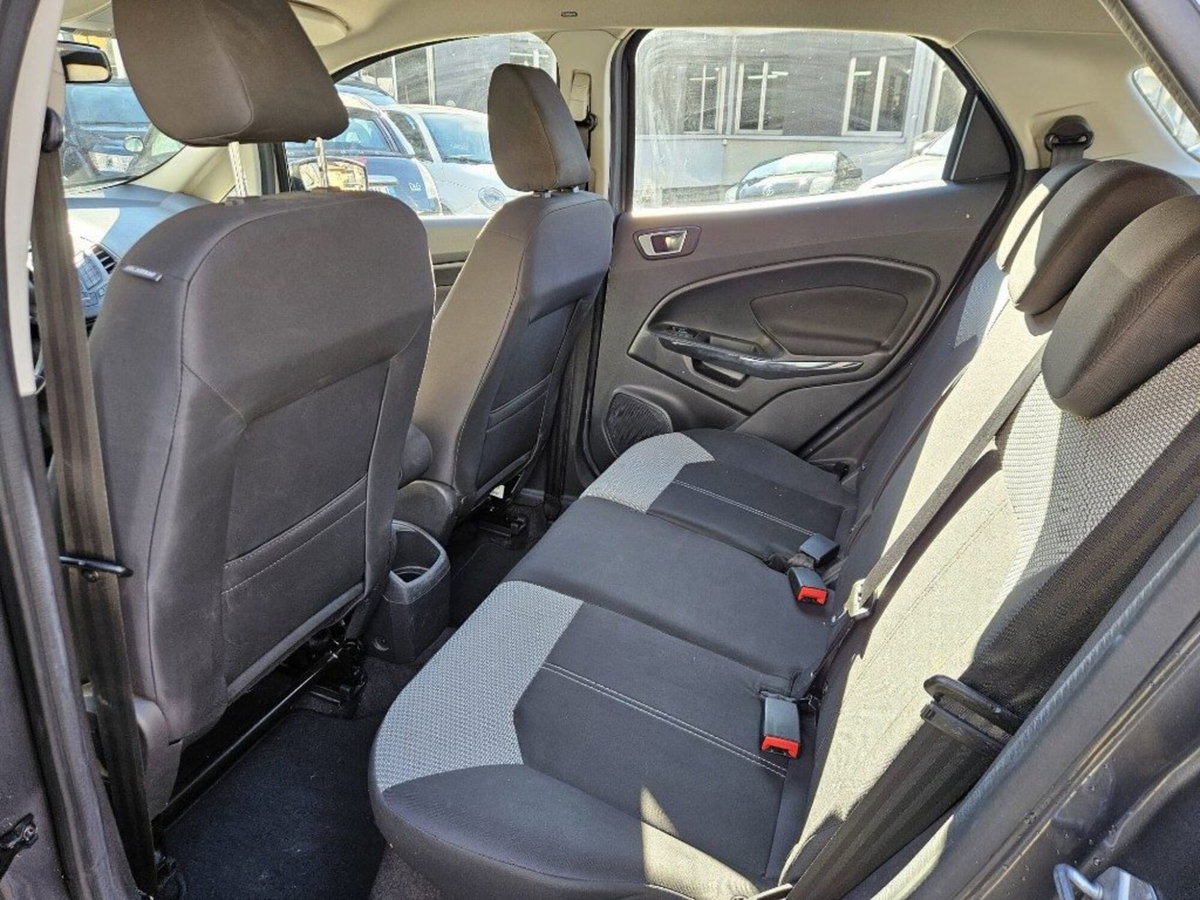 Ford EcoSport 1.5 TDCi 95 CV Titanium S (8)