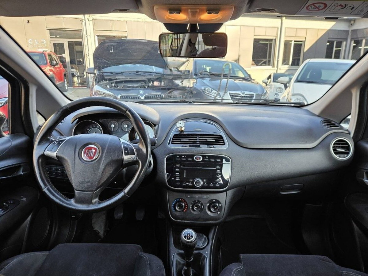 Fiat Punto 1.3 MJT II 75 CV 5 porte Lounge (8)