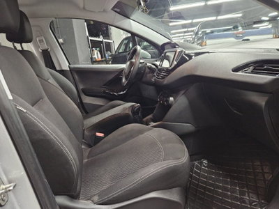 Peugeot 208 75 5 porte Active (10)