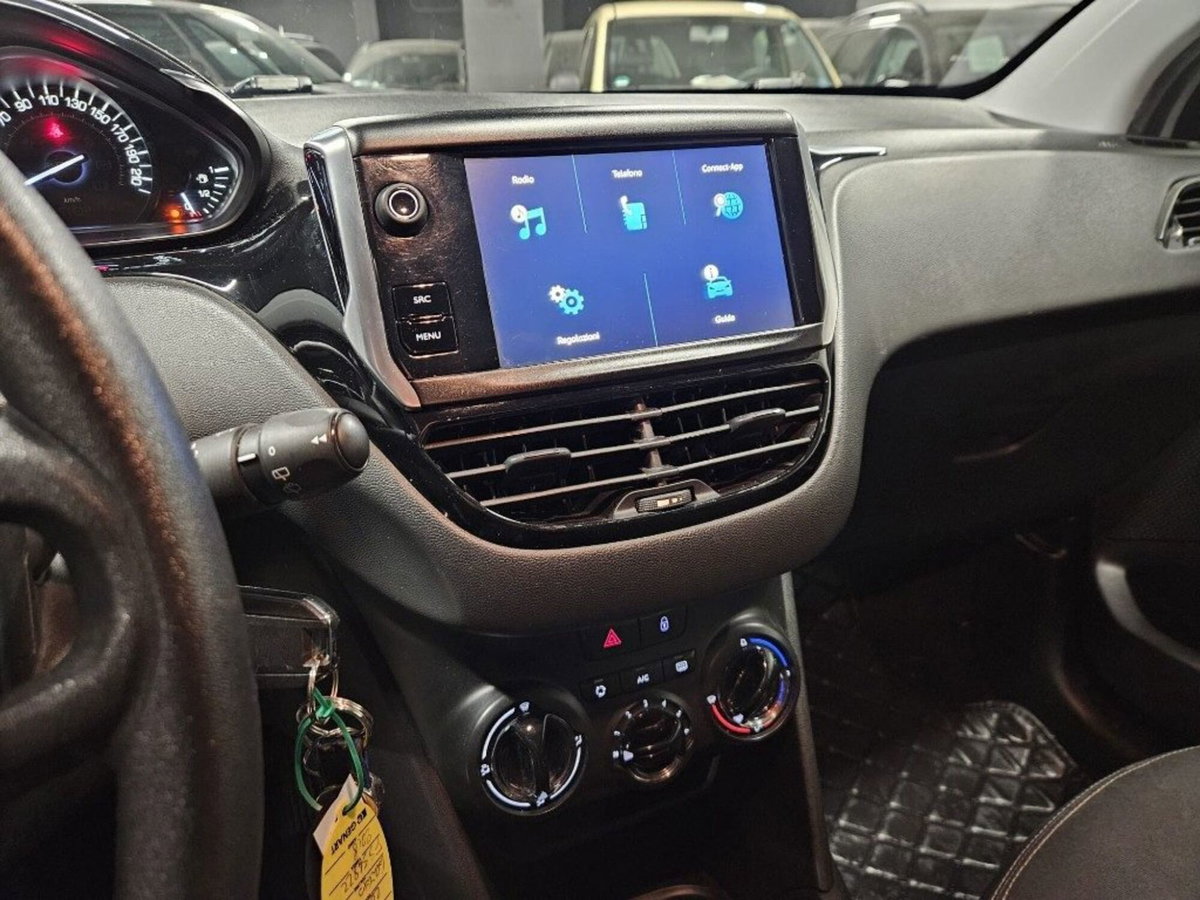 Peugeot 208 75 5 porte Active (12)