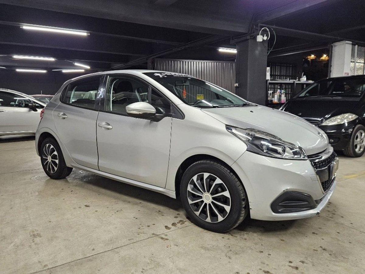 Peugeot 208 75 5 porte Active (2)