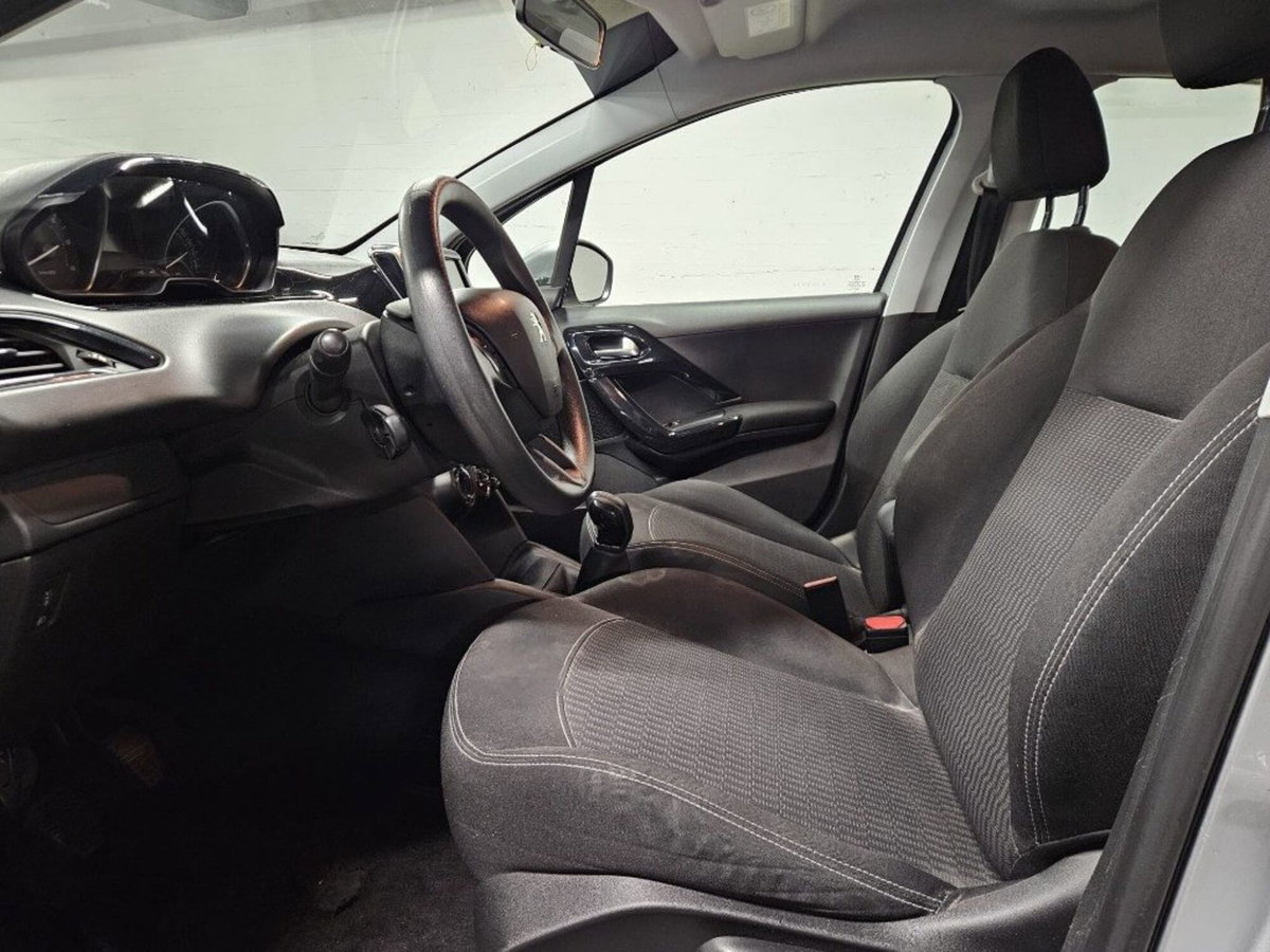 Peugeot 208 75 5 porte Active (7)