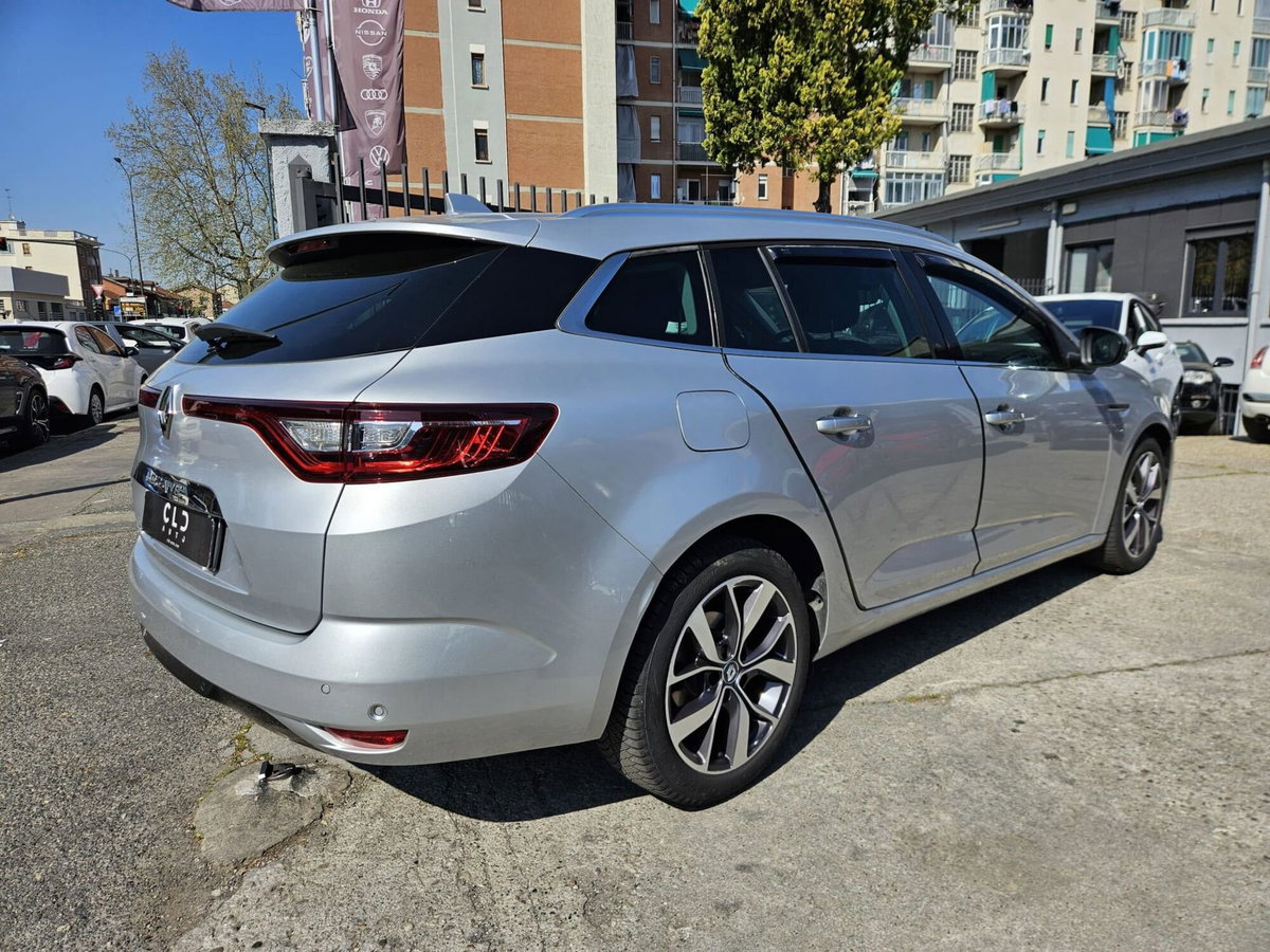 Renault Mégane SporTour 1.5 dCi 110CV EDC SporTour Bose (4)