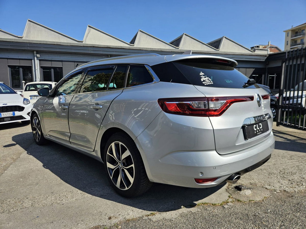 Renault Mégane SporTour 1.5 dCi 110CV EDC SporTour Bose (6)