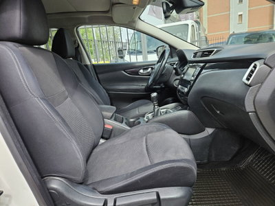 Nissan Qashqai 1.5 dCi N-Connecta (10)