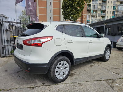 Nissan Qashqai 1.5 dCi N-Connecta (4)