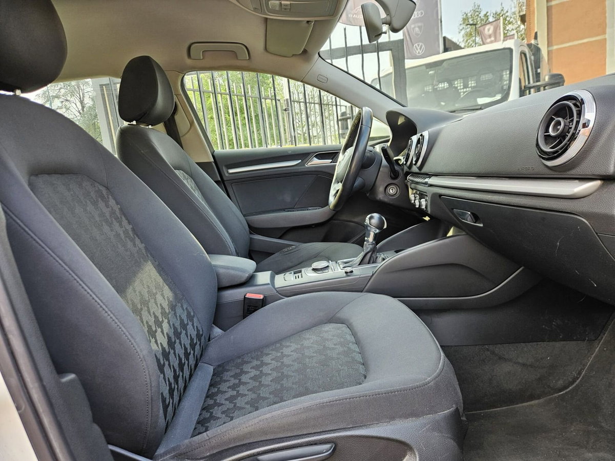 Audi A3 Sportback 1.6 TDI S tronic Business (9)