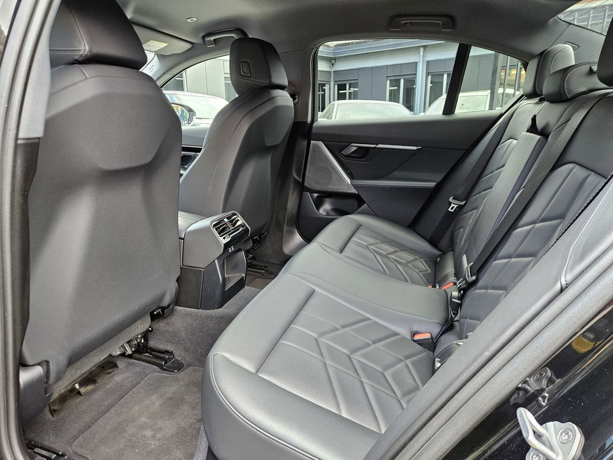 BMW Serie 5 520d 48V sdrive auto (10)