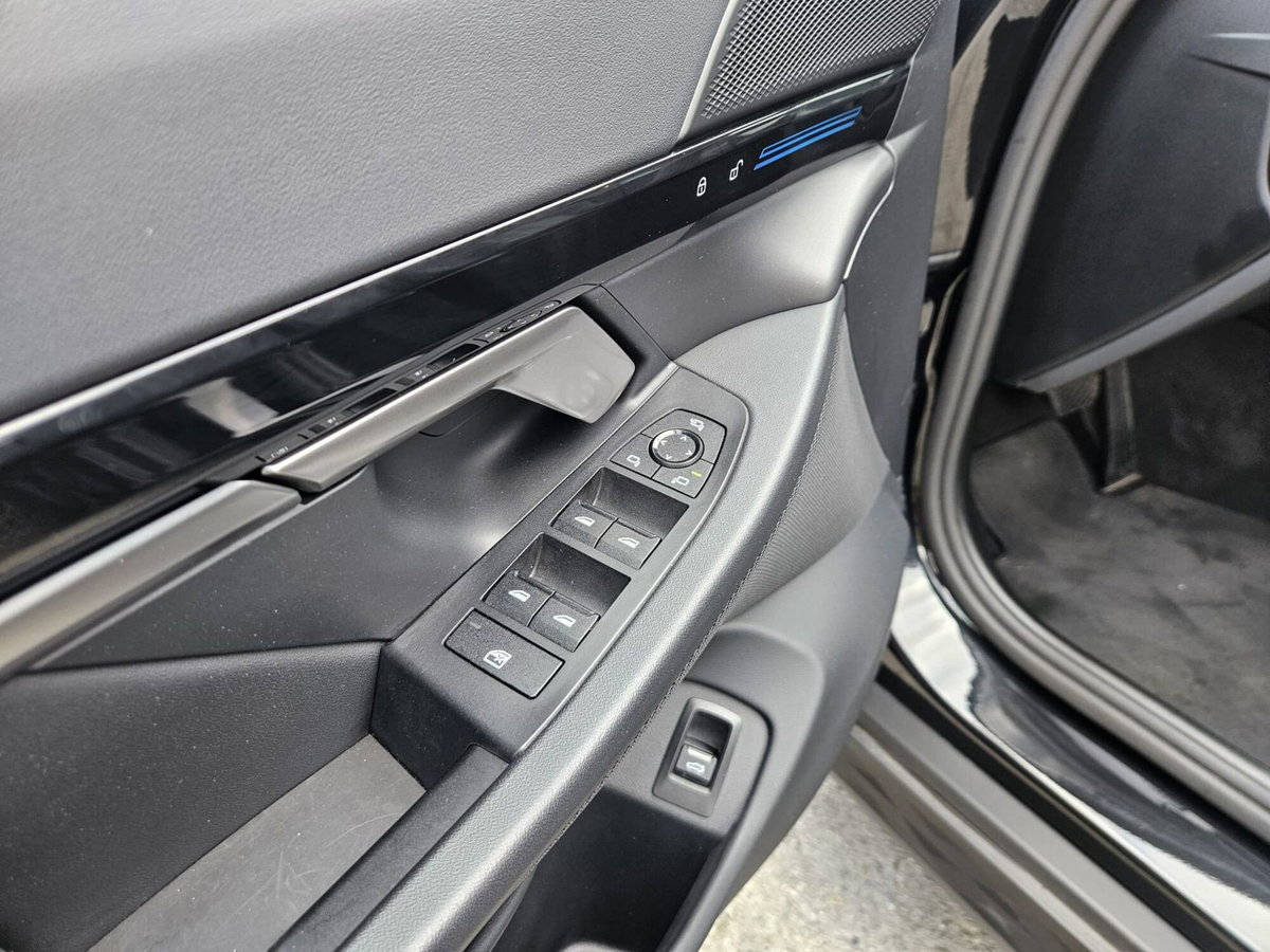 BMW Serie 5 520d 48V sdrive auto (18)