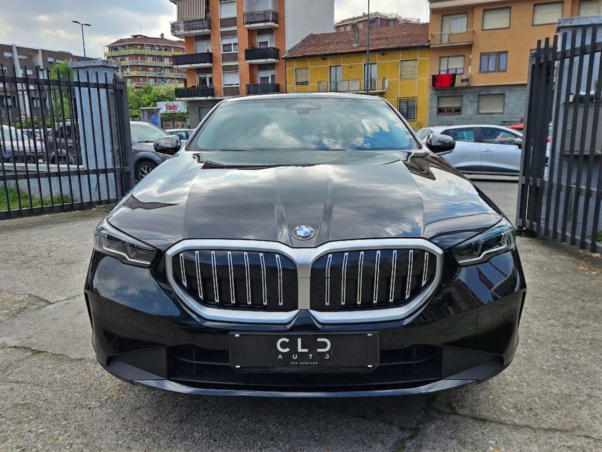 BMW Serie 5 520d 48V sdrive auto (2)