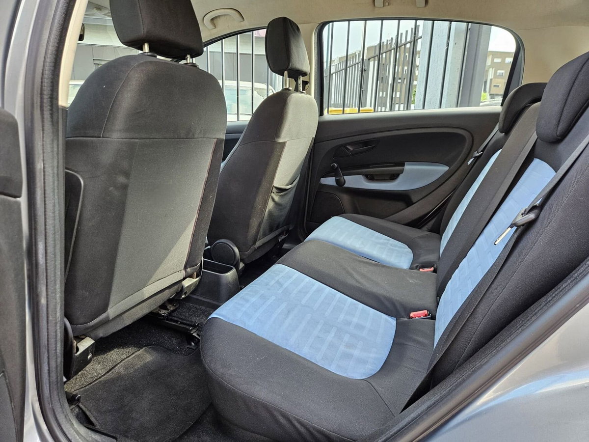 Fiat Grande Punto 1.2 5 porte Active (11)