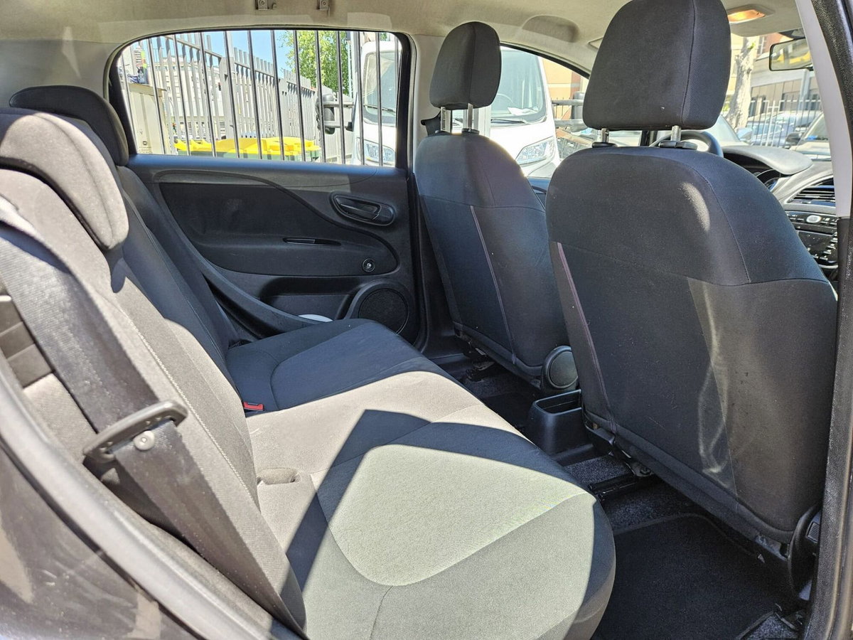 Fiat Punto 1.4 8V 5 porte Easypower Easy (9)