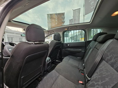 Peugeot 3008 2.0 HDi 163CV aut. Active (13)