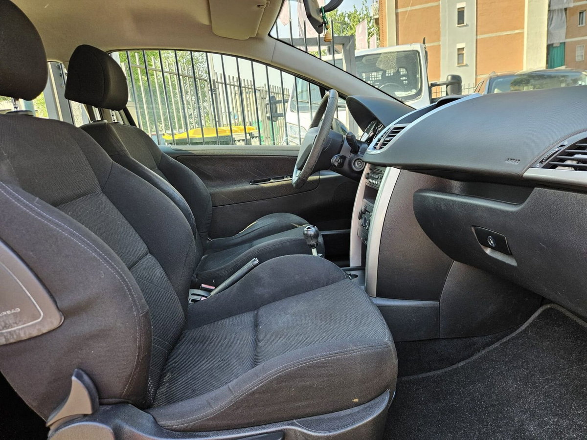 Peugeot 207 88CV 3p. XS (10)
