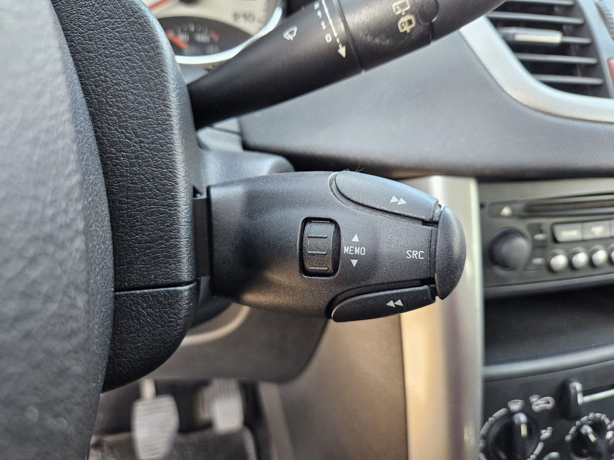 Peugeot 207 88CV 3p. XS (12)