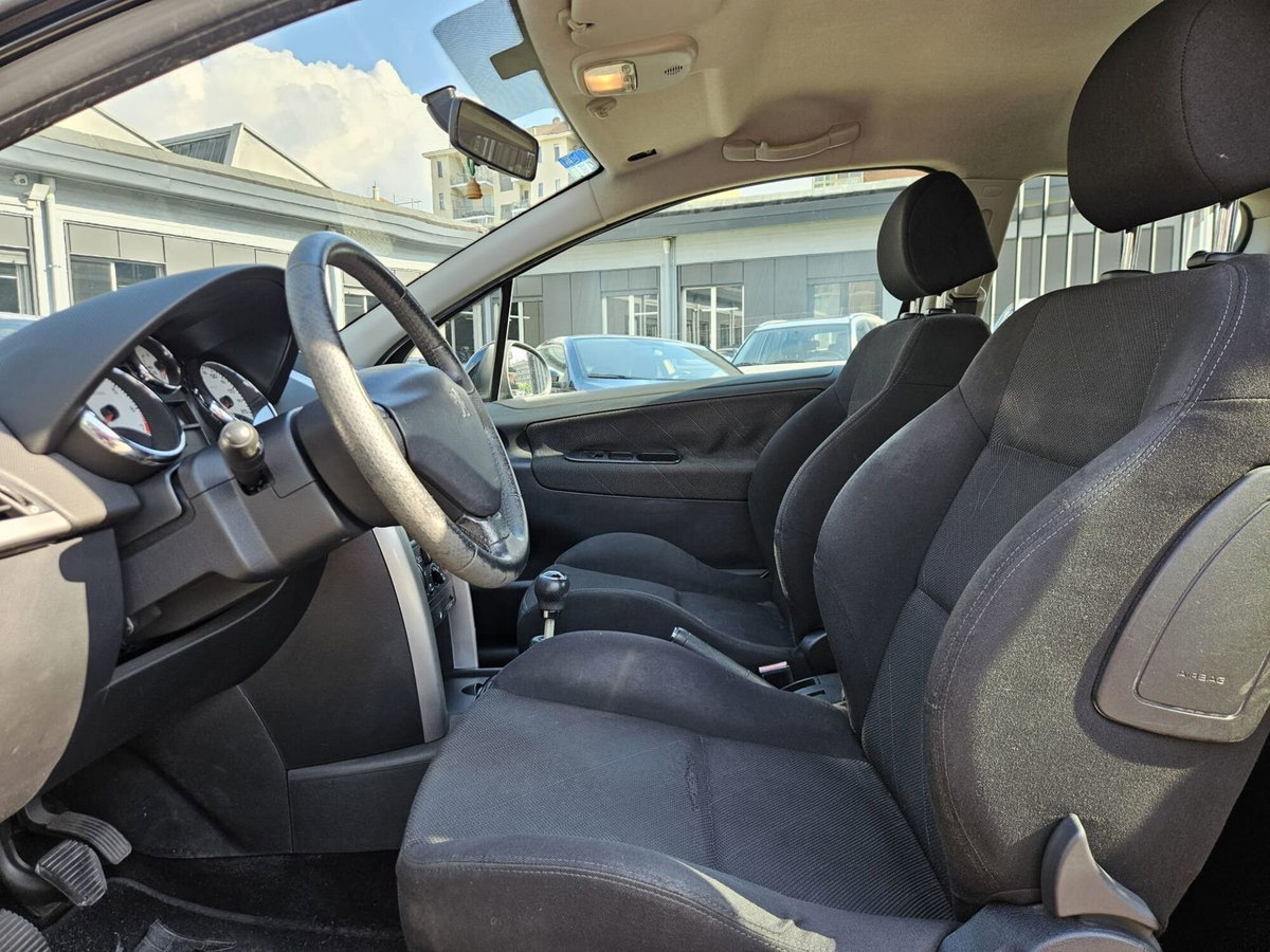 Peugeot 207 88CV 3p. XS (7)