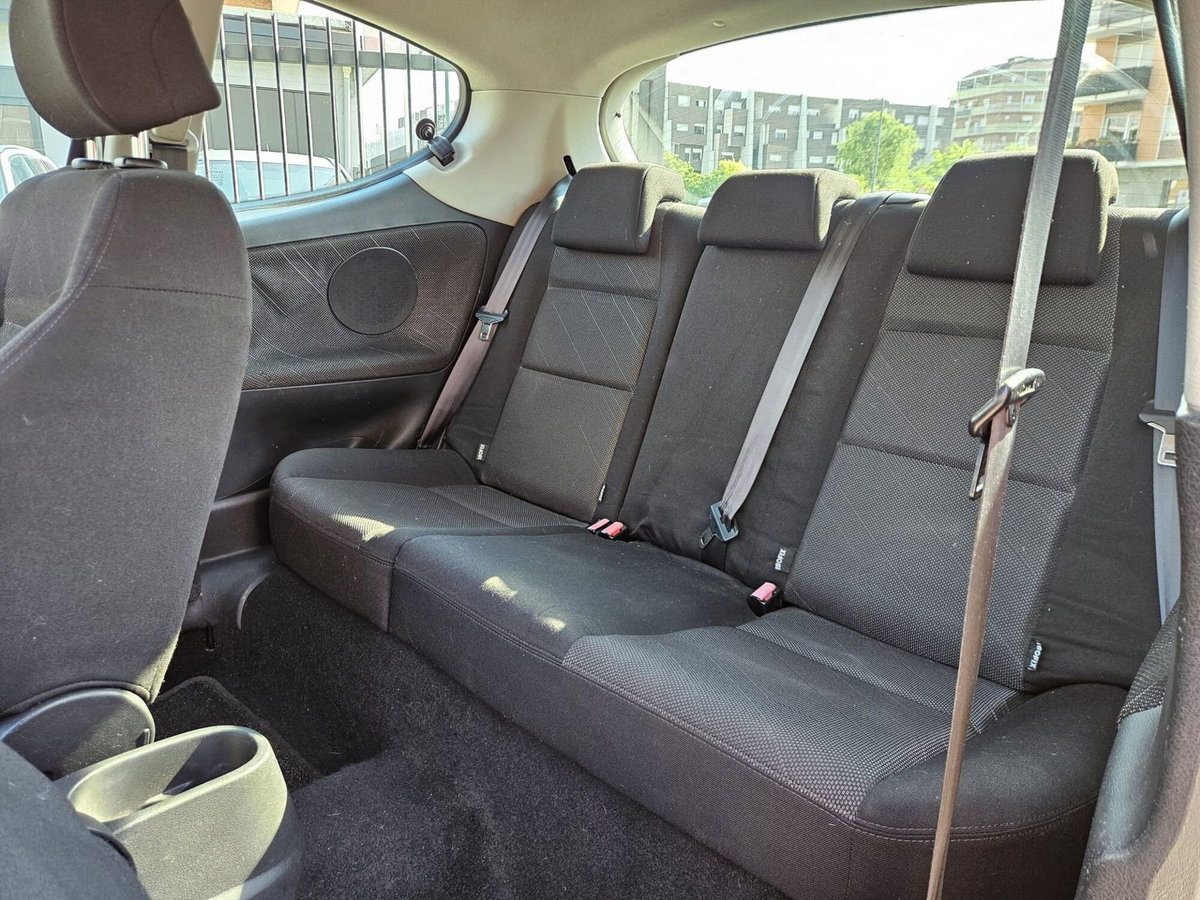 Peugeot 207 88CV 3p. XS (8)