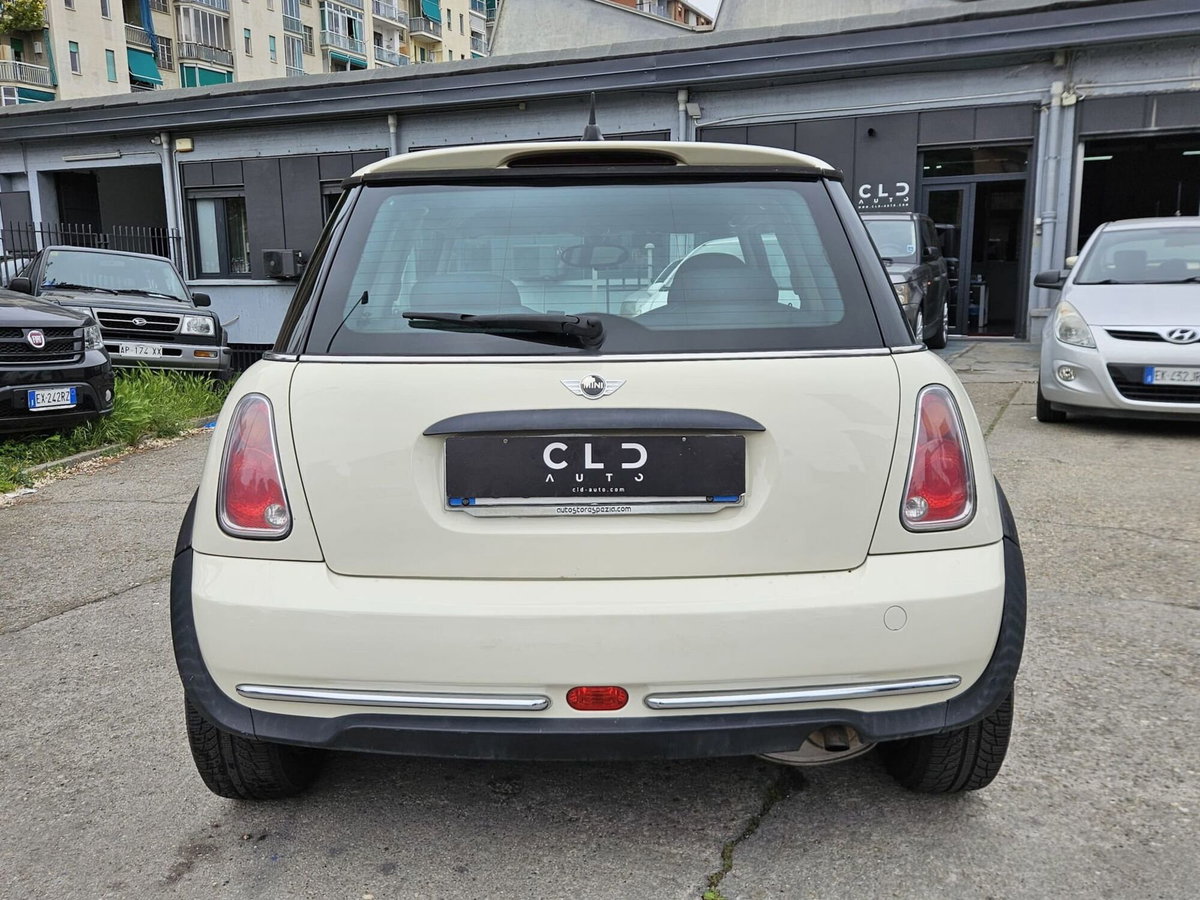 MINI Mini 1.4 tdi One D (4)
