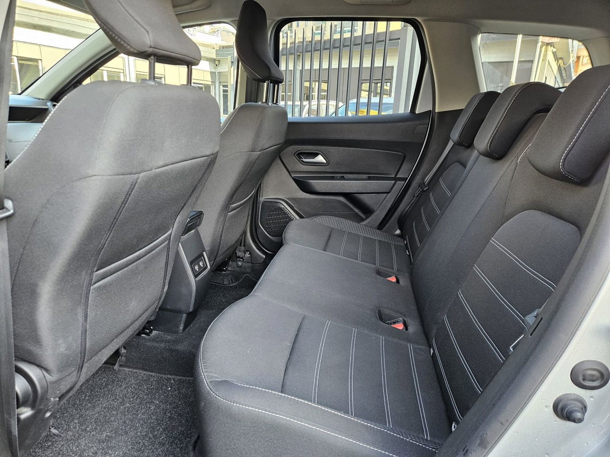 Dacia Duster 1.0 TCe 100 CV ECO-G 4x2 Prestige (16)