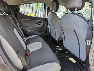 Lancia Ypsilon 1.2 69 CV 5 porte Silver (11)