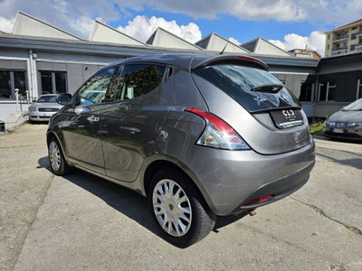 Lancia Ypsilon 1.2 69 CV 5 porte Silver (4)