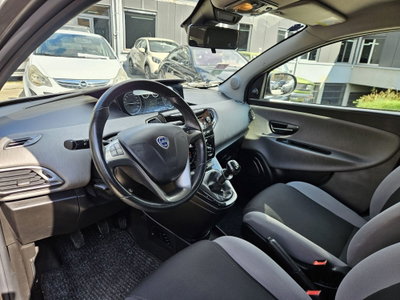 Lancia Ypsilon 1.2 69 CV 5 porte Silver (5)