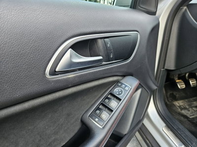 Mercedes-Benz GLA SUV 200 Premium (18)