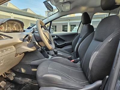 Peugeot 208 82 5 porte Allure (8)