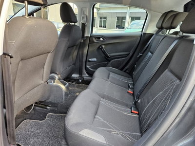Peugeot 208 82 5 porte Allure (9)