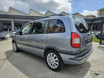 Opel Zafira 16V cat Elegance (6)