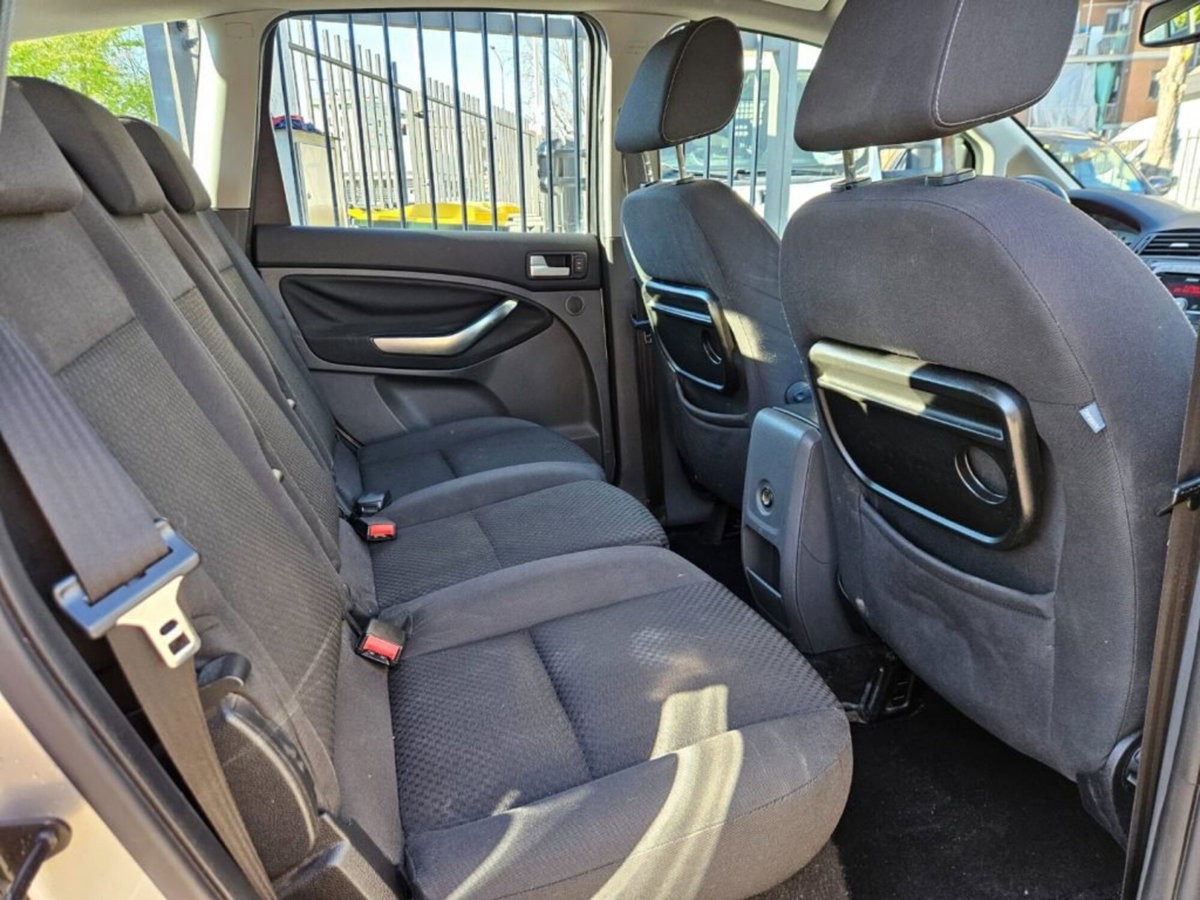 Ford C-Max 2.0 TDCi 136 CV Titanium DPF (9)