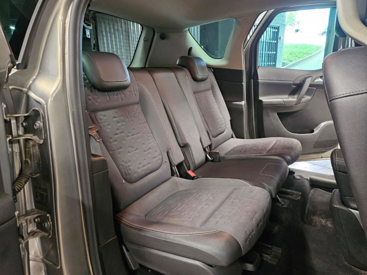 Opel Meriva 1.3 CDTI 95CV ecoFLECosmo (13)