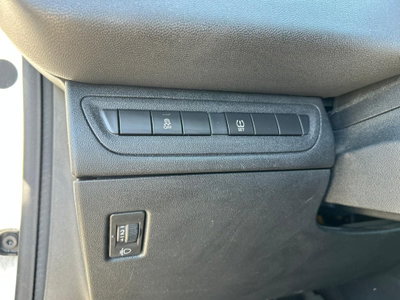 Peugeot 208 HDi 68 CV 5 porte Van (11)