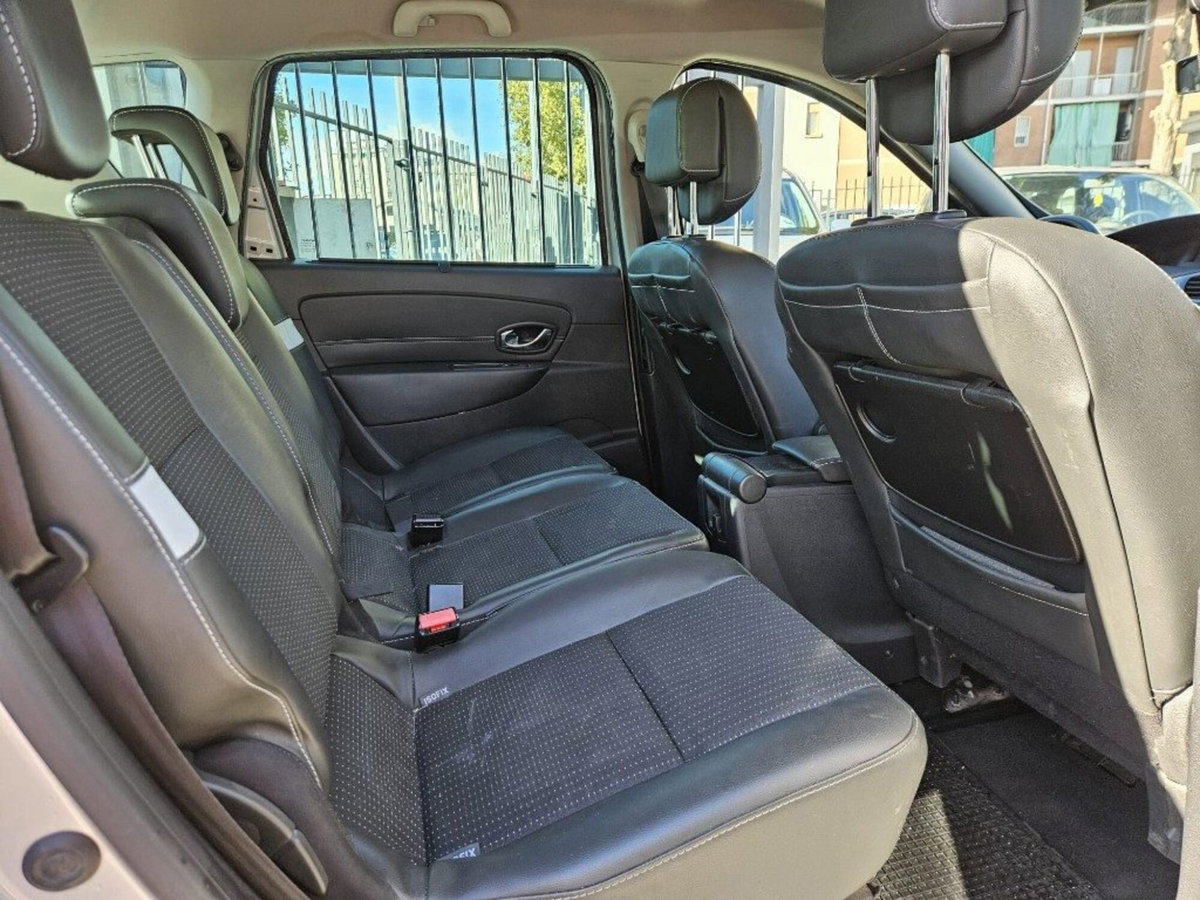Renault Scénic X-Mod 1.5 dCi 110CV Attractive (11)