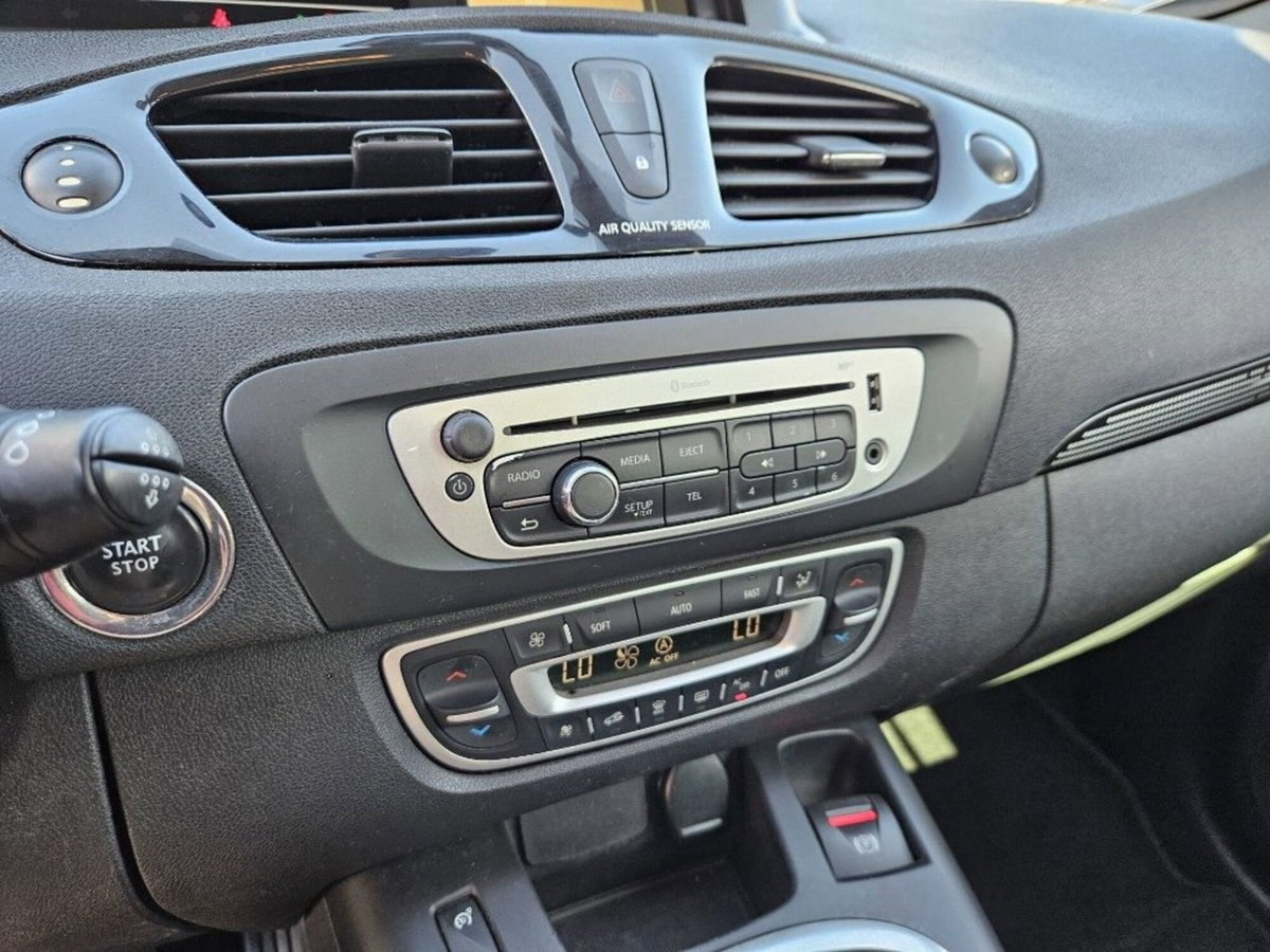 Renault Scénic X-Mod 1.5 dCi 110CV Attractive (12)