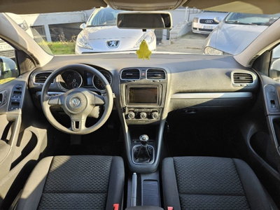 Volkswagen Golf 1.6 TDI DPF 5p. Comfortline (9)