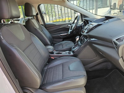 Ford Kuga 2.0 TDCI 150 CV S&S 4WD Titanium (10)
