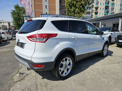 Ford Kuga 2.0 TDCI 150 CV S&S 4WD Titanium (4)