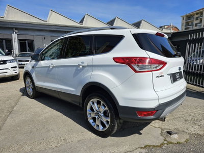 Ford Kuga 2.0 TDCI 150 CV S&S 4WD Titanium (6)