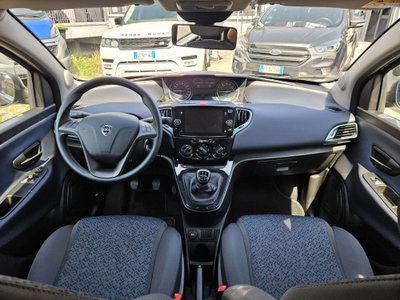 Lancia Ypsilon 1.0 FireFly 5 porte S&S Hybrid Ecochic Silver (10)