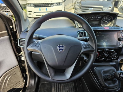 Lancia Ypsilon 1.0 FireFly 5 porte S&S Hybrid Ecochic Silver (14)