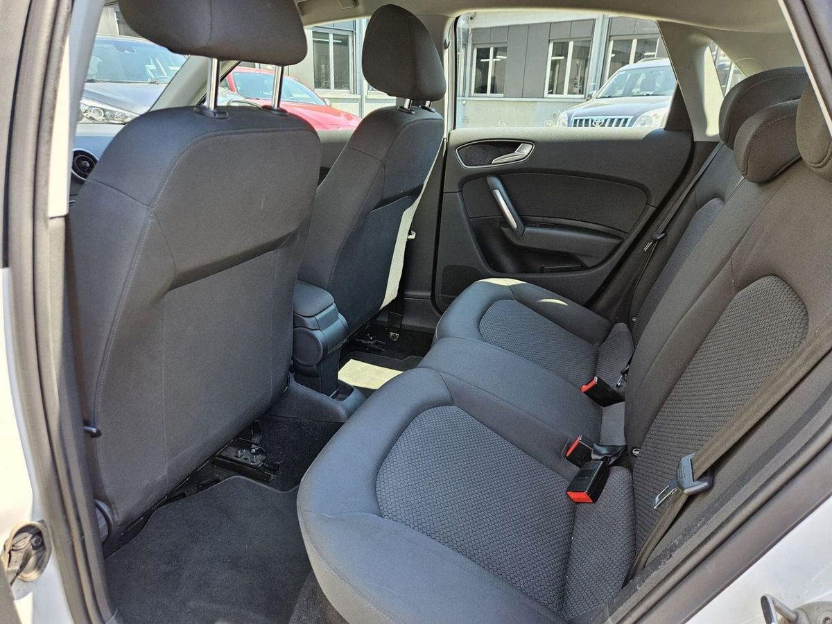 Audi A1 Sportback 1.4 TDI S tronic (12)