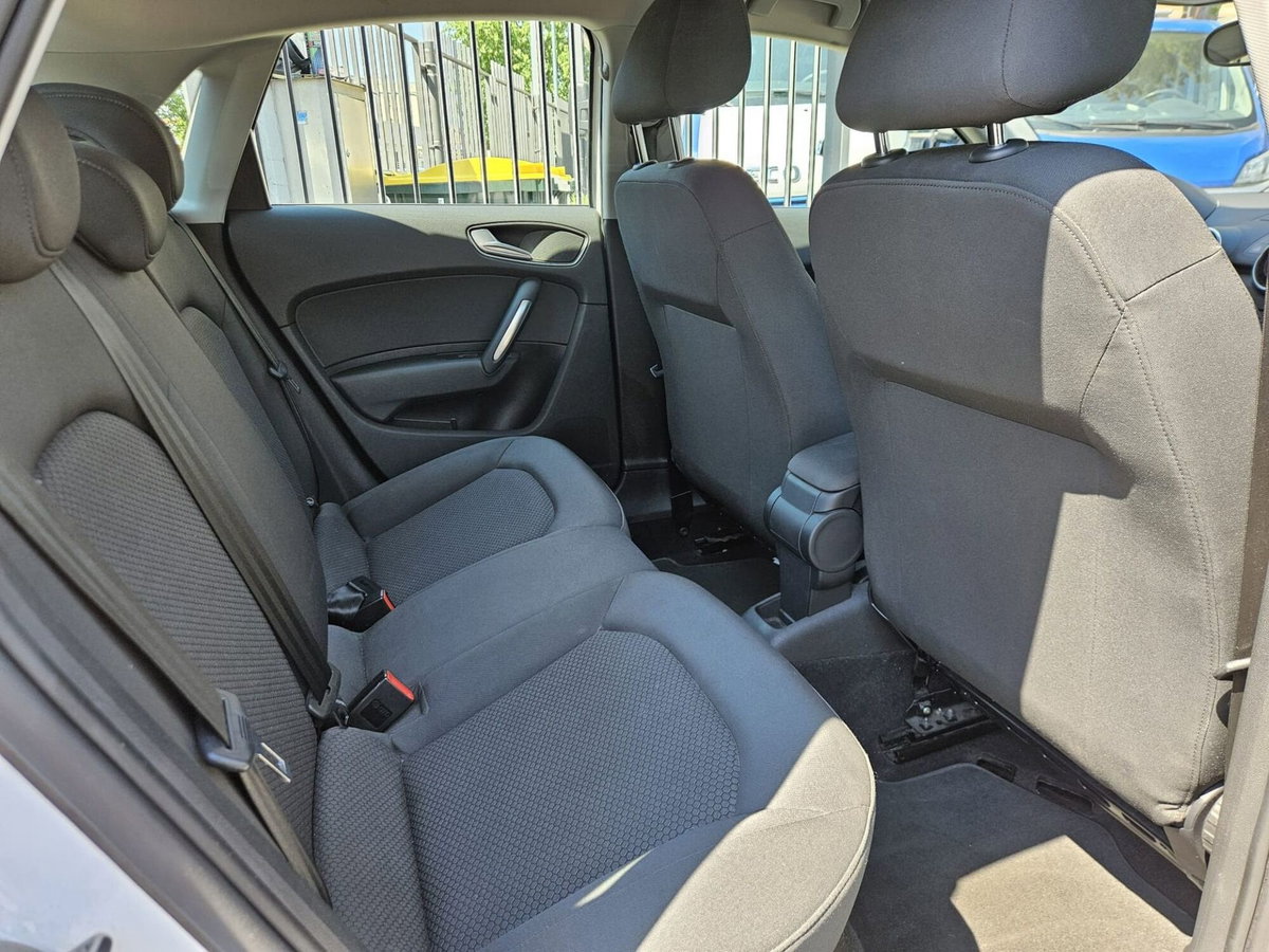 Audi A1 Sportback 1.4 TDI S tronic (16)