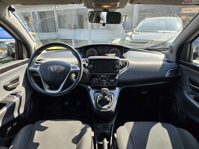 Lancia Ypsilon 1.0 FireFly 5 porte S&S Hybrid Ecochic Silver (10)