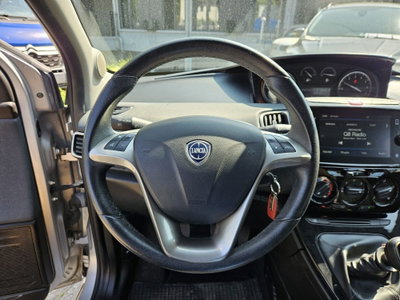 Lancia Ypsilon 1.0 FireFly 5 porte S&S Hybrid Ecochic Silver (14)