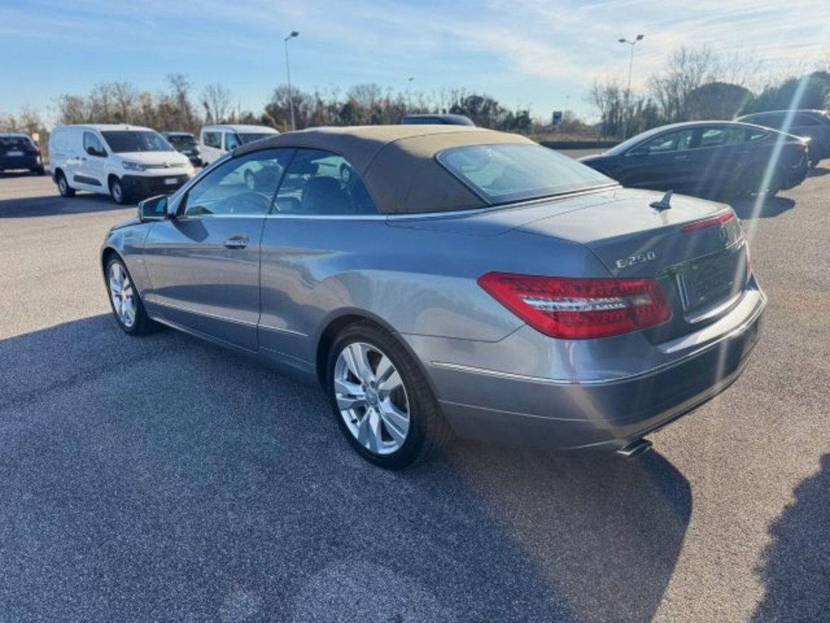 Mercedes-Benz Classe E Cabrio 250 CDI Cabrio BlueEFFICIENCY (4)