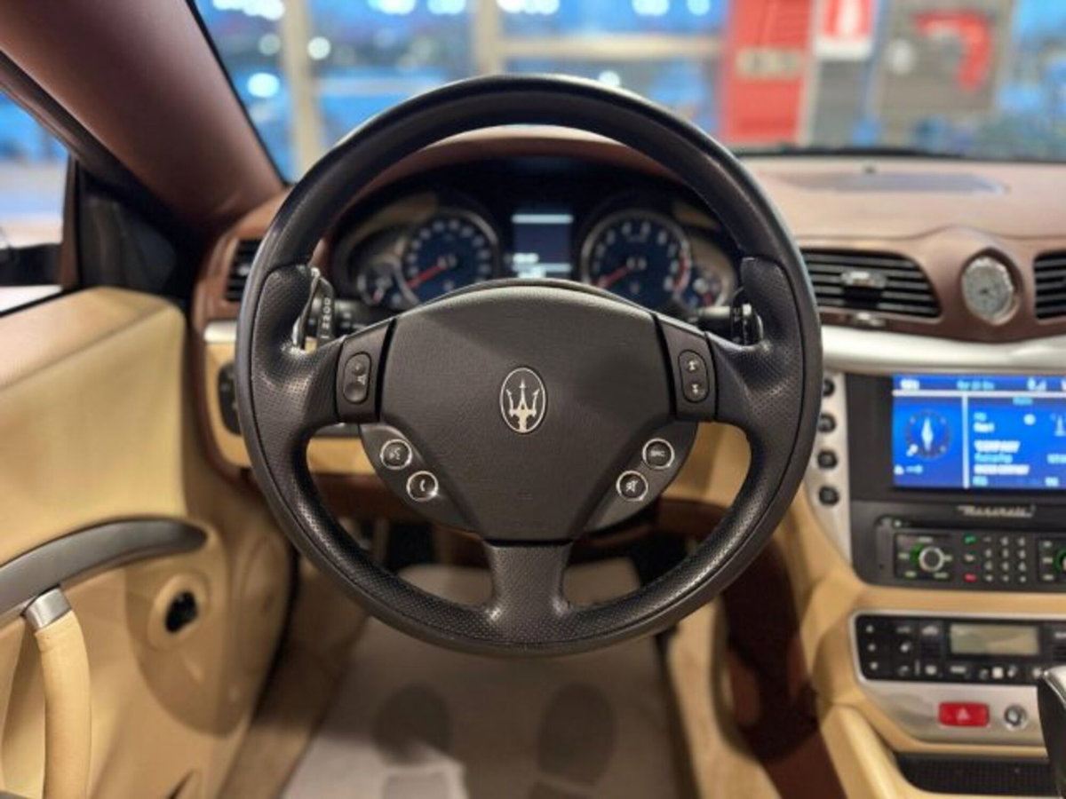 Maserati Grancabrio 4.7 V8 (11)