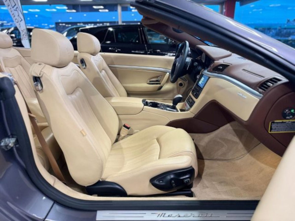 Maserati Grancabrio 4.7 V8 (12)