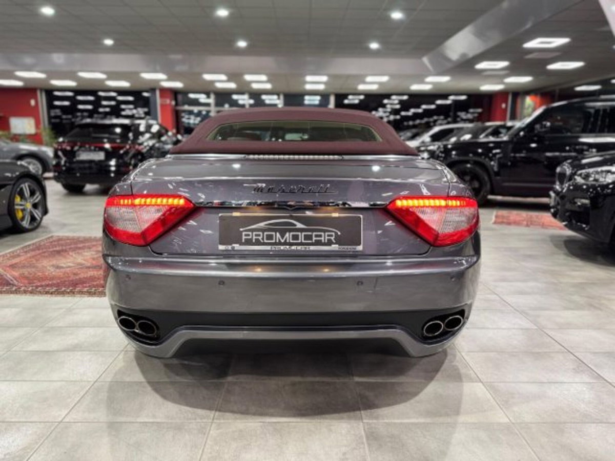 Maserati Grancabrio 4.7 V8 (17)